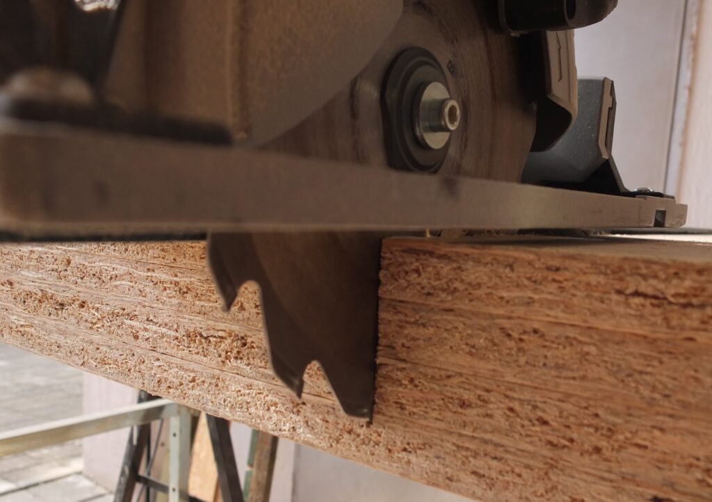 Werkstattschrank OSB Zwischenböden zusägen