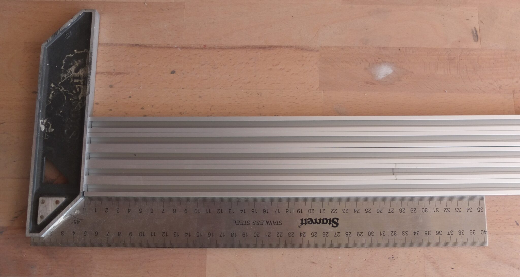 Profilschienen Werkzeugwand Profilschienen zuschneiden Winkel