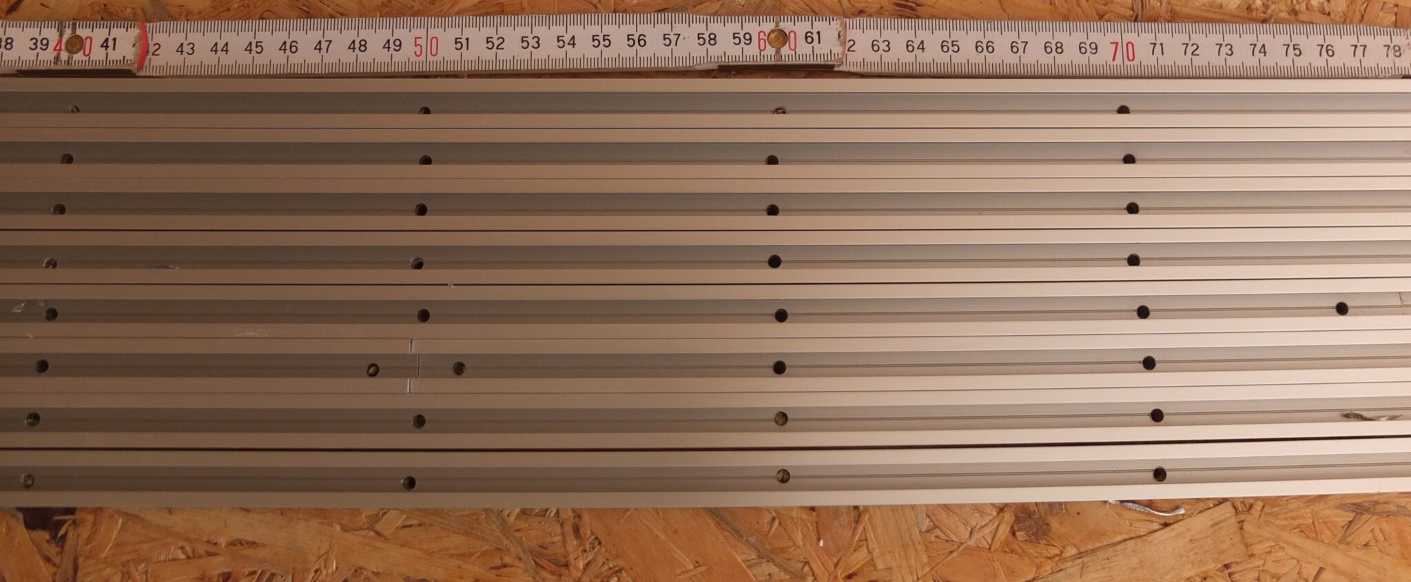 Profilschienen Werkzeugwand Profilschienen vorgebohrt