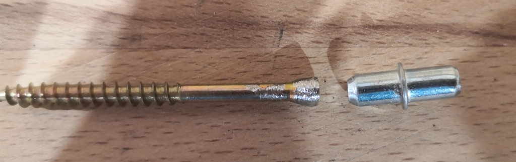 Fräszirkel Schraube abgeflext und Regalbodenhalter