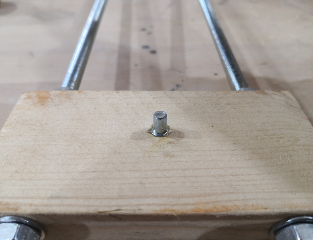 Fräszirkel Regalbodenhalter eingeklebt