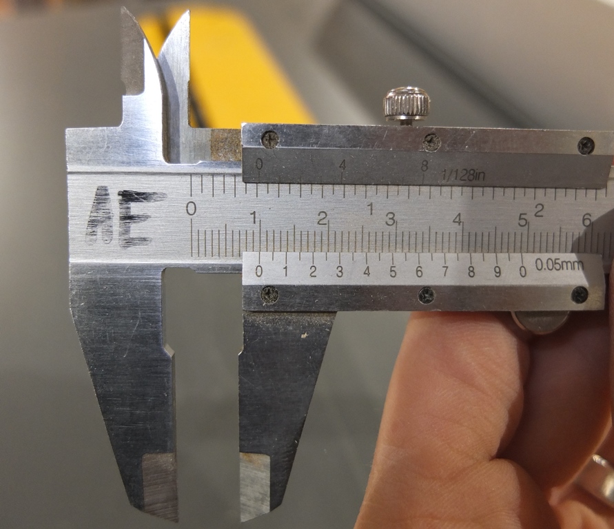 DeWALT DWE7492 Frästisch Gleitschiene Nut sägen Sägebreite