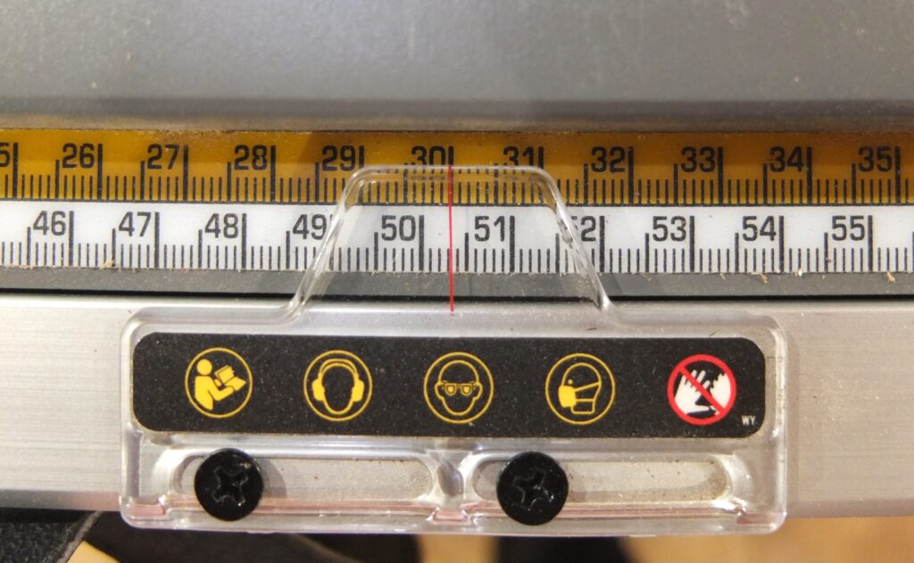 DeWALT DWE7492 Frästisch Positionsanzeige Breitenmaß