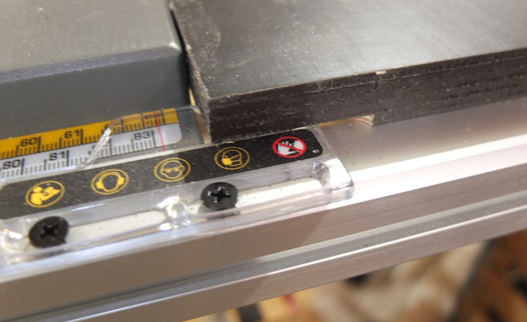 DeWALT DWE7492 Frästisch Positionsanzeige ausgenommen montiert