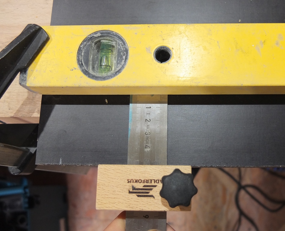 DeWALT DWE7492 Frästisch Fräsplatte Ausstülpung ausnehmen